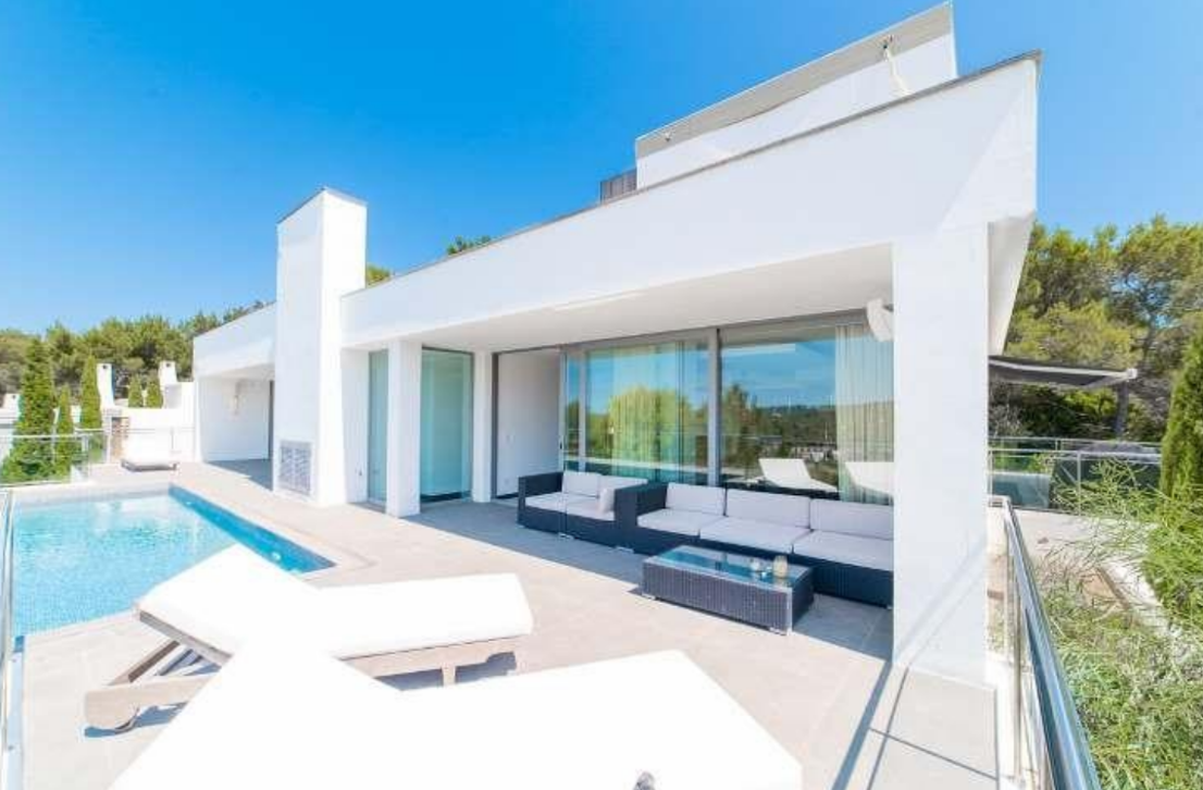 luxury-villa-ibiza-poolside-lounge