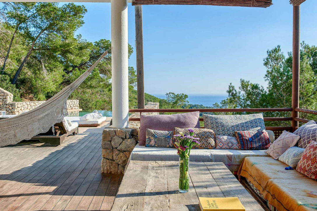 outdoor-living-space-villa-ibiza
