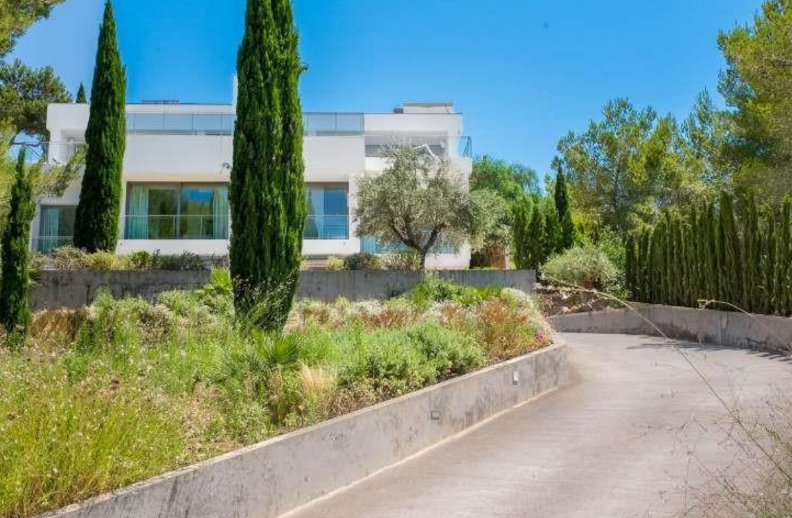 luxury-villa-ibiza-driveway-landscape
