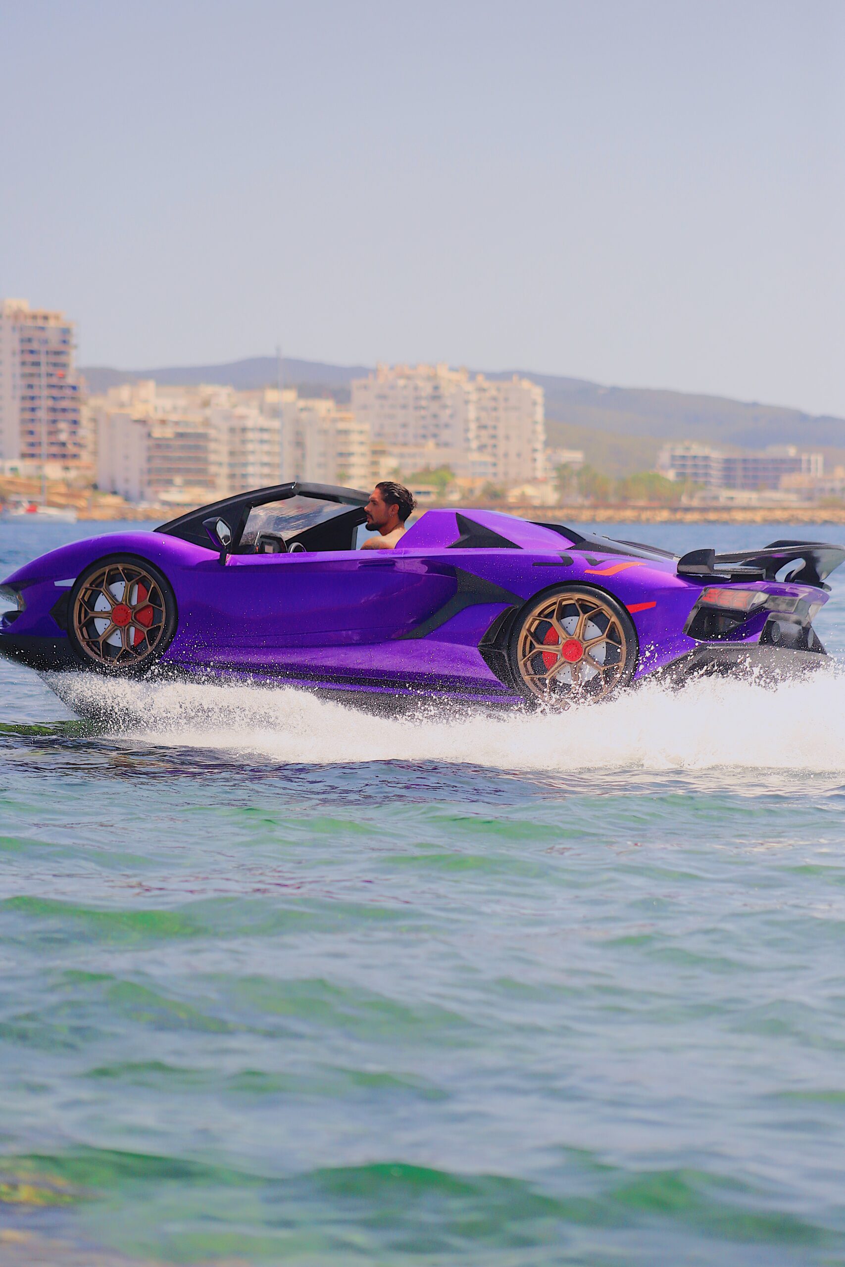 purple-lamborghini-aventador-water-ride
